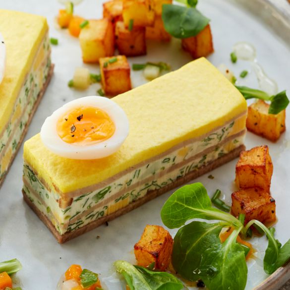 Kräutercrème mit Tafelspitz und Senftopping